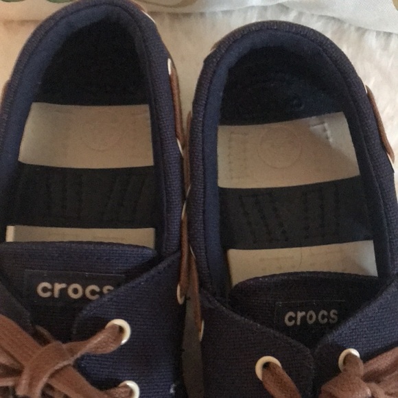 Crocs shoes  in navy Blue - Picture 2 of 8